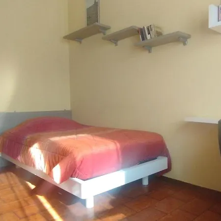 A Manzoni House דירה